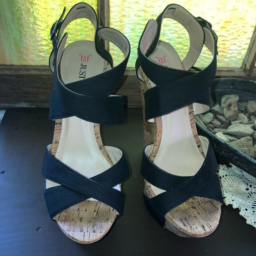 Heeled wedges - Picture 2 of 4